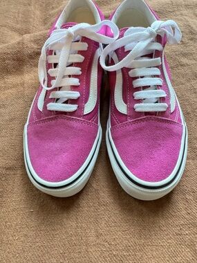 Vans Women’s Hot Pink Suede Low-Top Sneakers with White Stripe